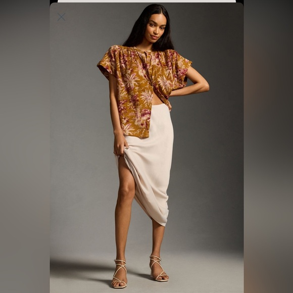 PILCRO BY ANTHROPOLOGIE Short-Sleeve Batwing
Buttoned Blouse - Picture 2 of 12